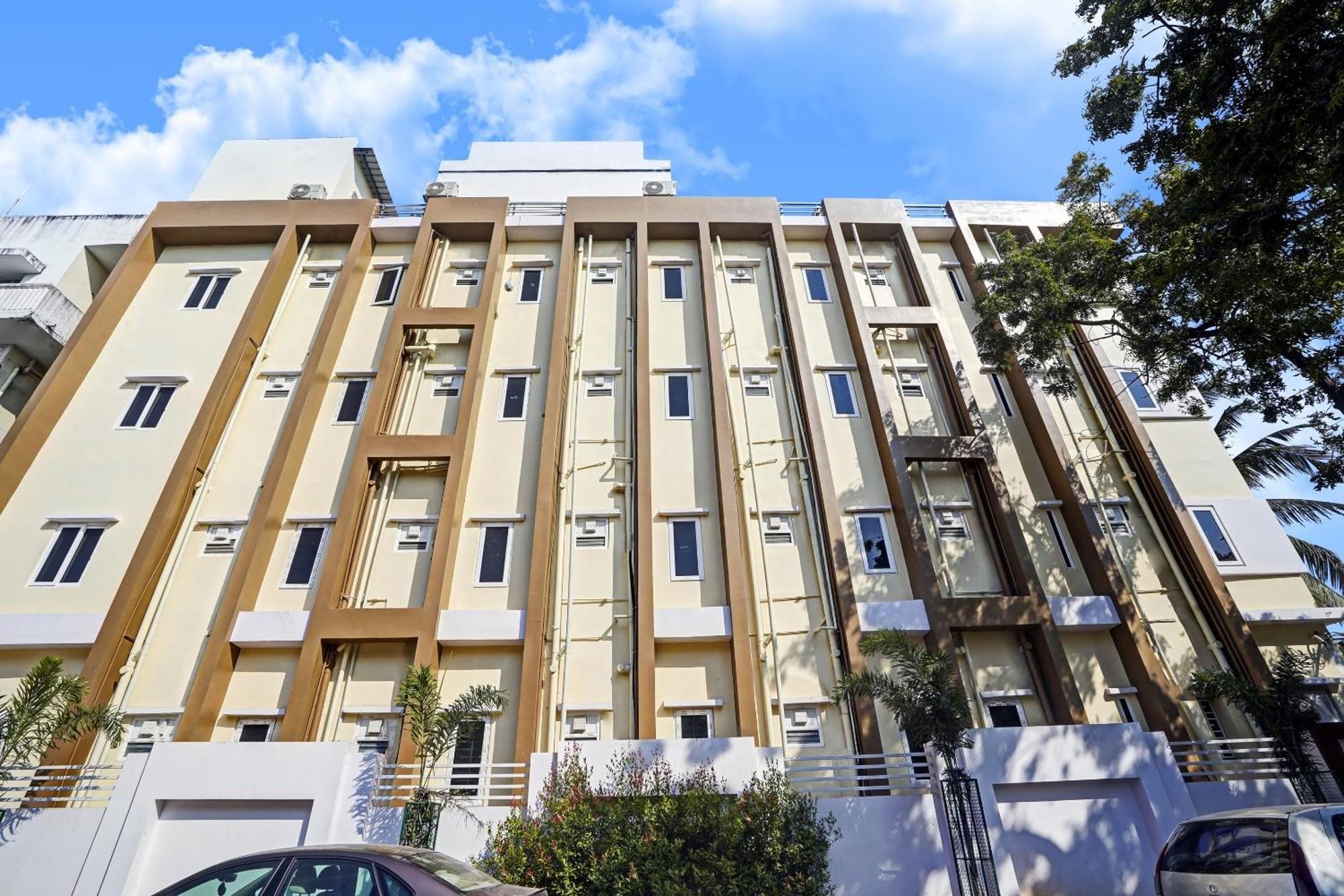 Capital O De Alphabet Kakinada Hotel Ngoại thất bức ảnh