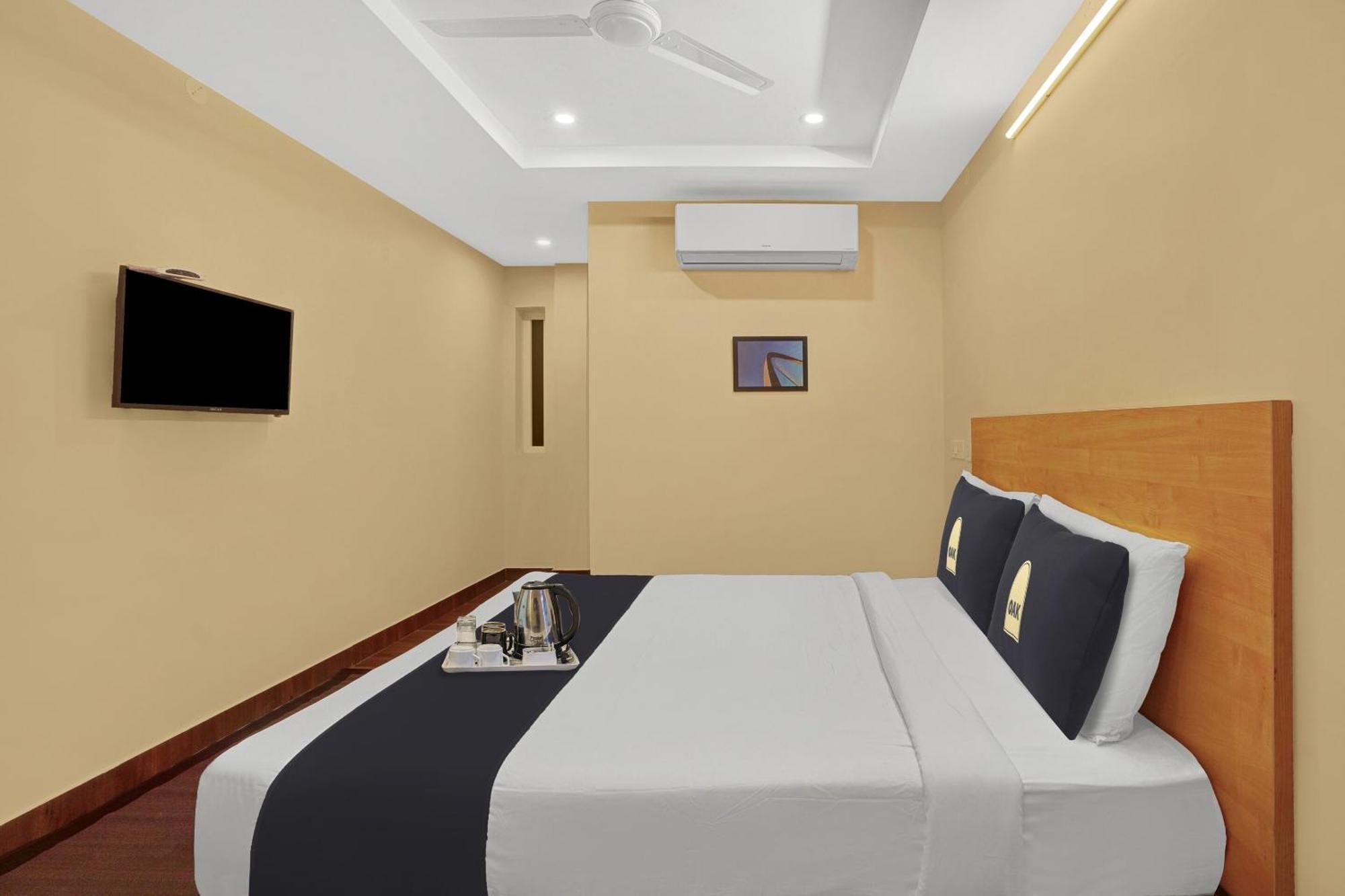 Capital O De Alphabet Kakinada Hotel Ngoại thất bức ảnh