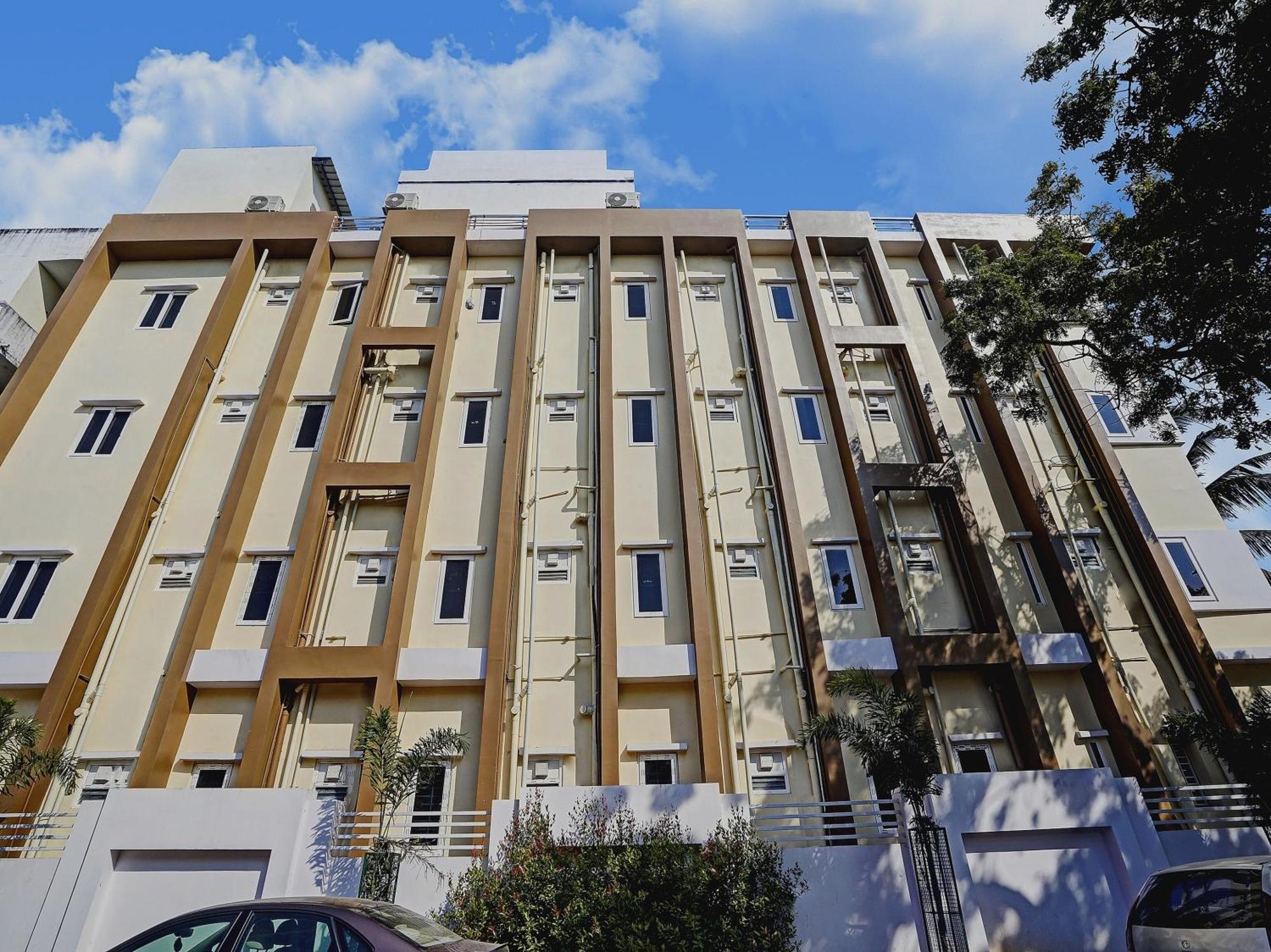 Capital O De Alphabet Kakinada Hotel Ngoại thất bức ảnh
