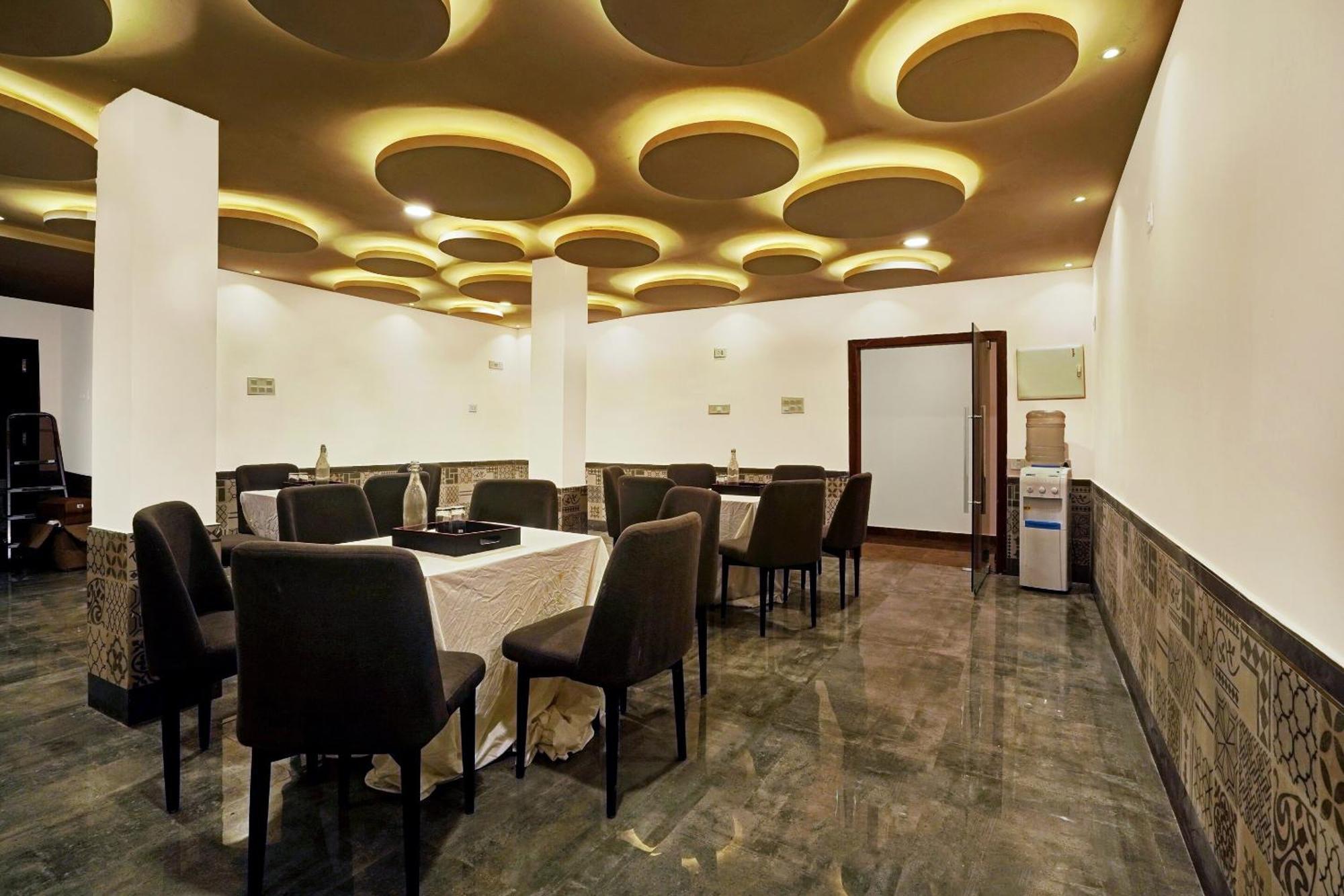 Capital O De Alphabet Kakinada Hotel Ngoại thất bức ảnh