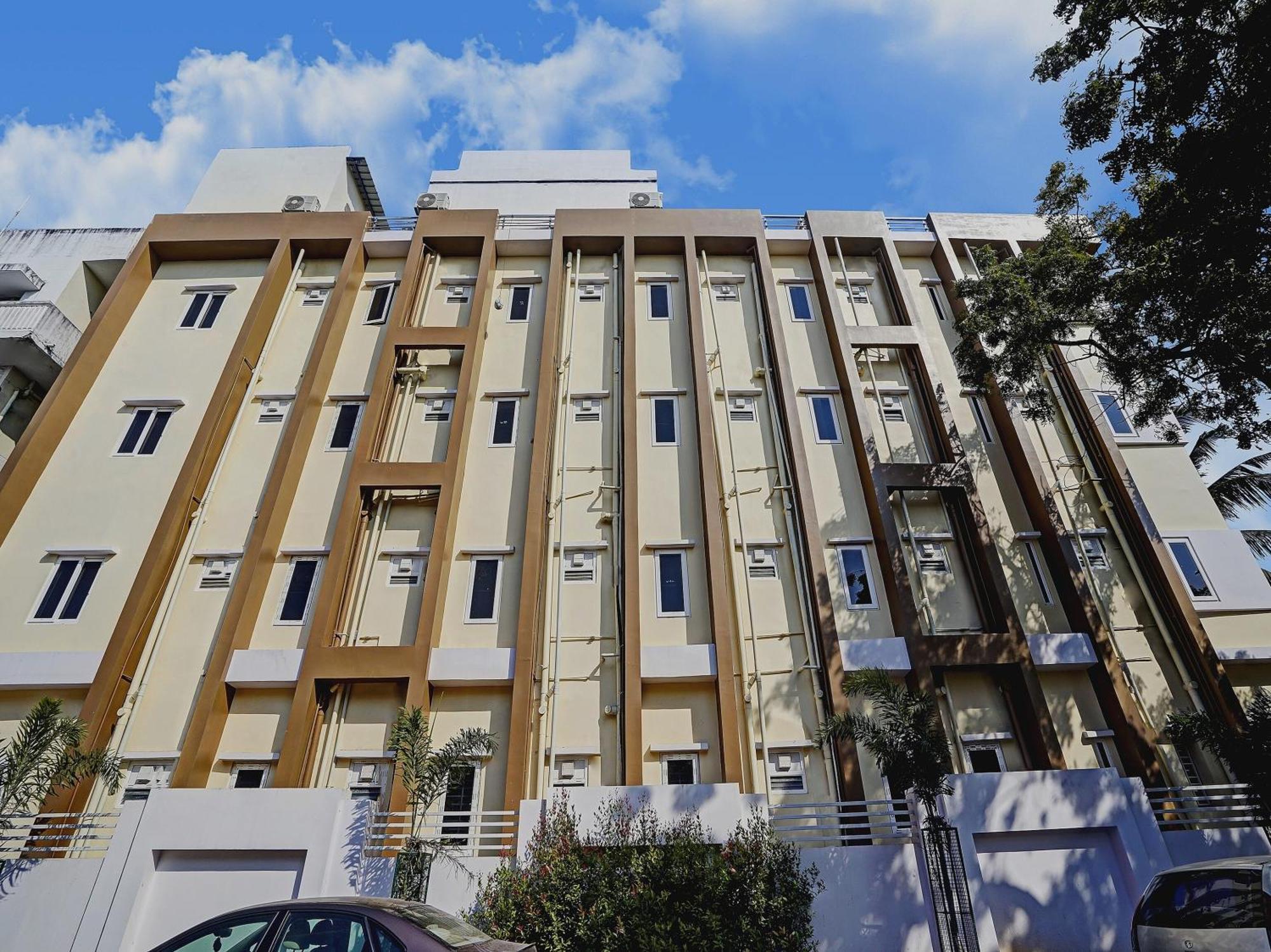 Capital O De Alphabet Kakinada Hotel Ngoại thất bức ảnh